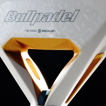 Ракетка для падела BULLPADEL Pearl 26, 493804, для профессионалов, карбон, бело-серый за 35&nbsp;929.50 ₽ купить в Нижнем Тагиле